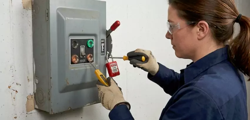 Ceiling Electrical Box Replacement in Kennewick
